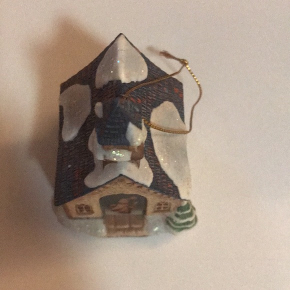 M. J. Hummel Candlelight Church ornament - Picture 11 of 11